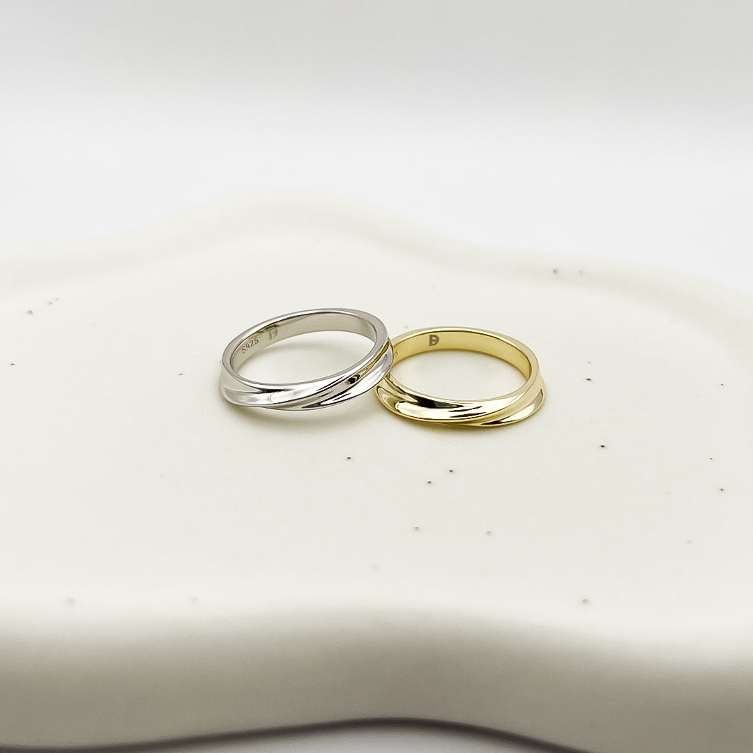 Curve Ring